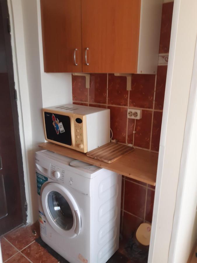 Lucian Studio Apartment Bucharest Luaran gambar