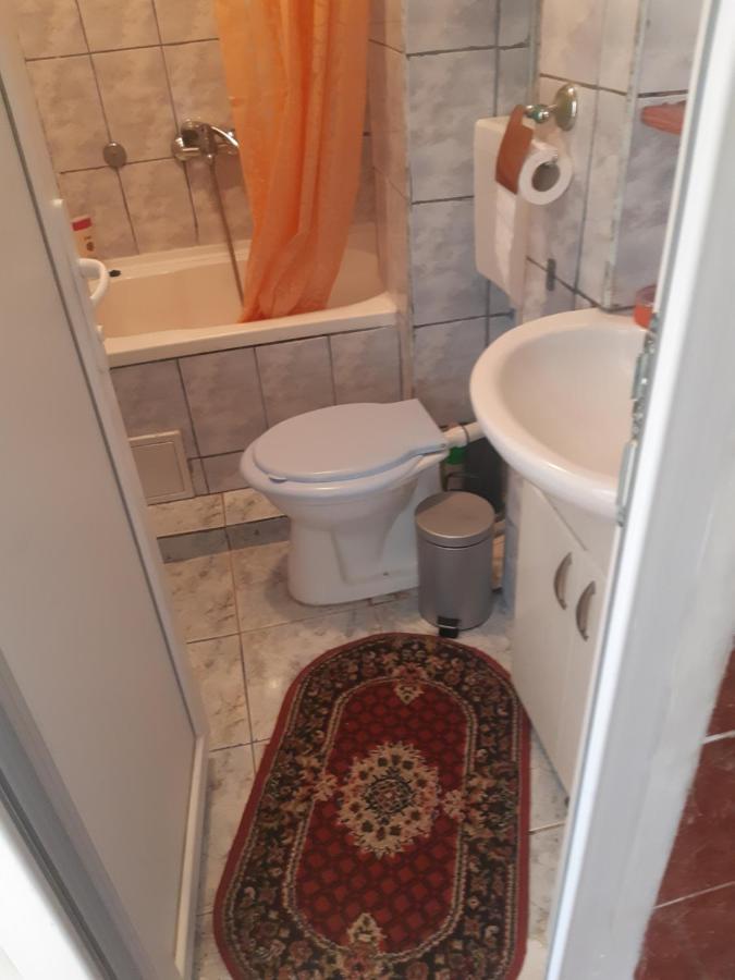Lucian Studio Apartment Bucharest Luaran gambar